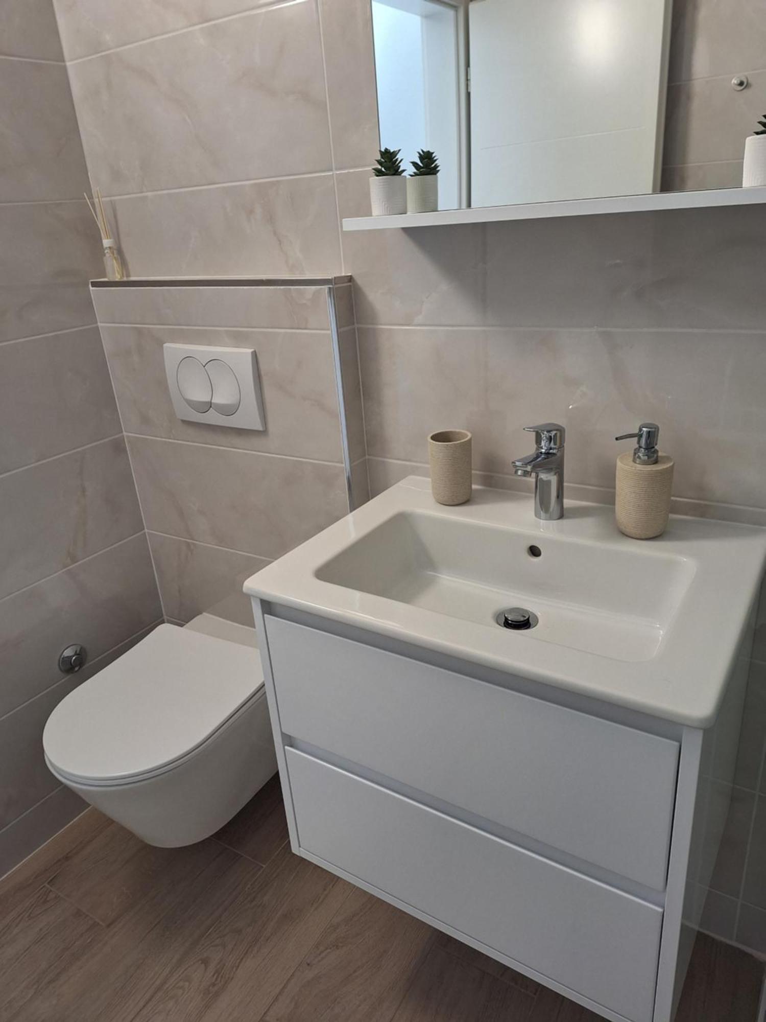Apartment Olga Ровин Екстериор снимка